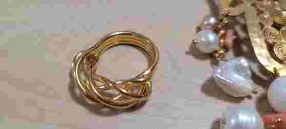 Bague or et perles